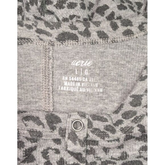 Aerie Top L Women's Gray Leopard Print Snap Button Henley Long Sleeve - Picture 5 of 6